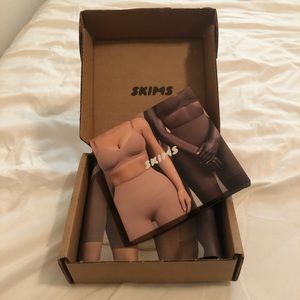 SKIMS Core Control Short Mid Thigh